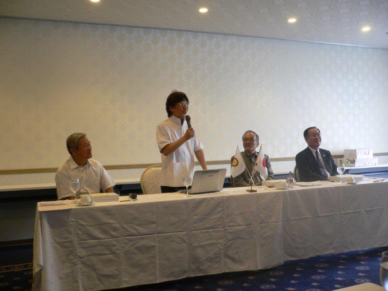 職場例会の様子